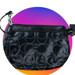 Coach Medium Wristlet Black